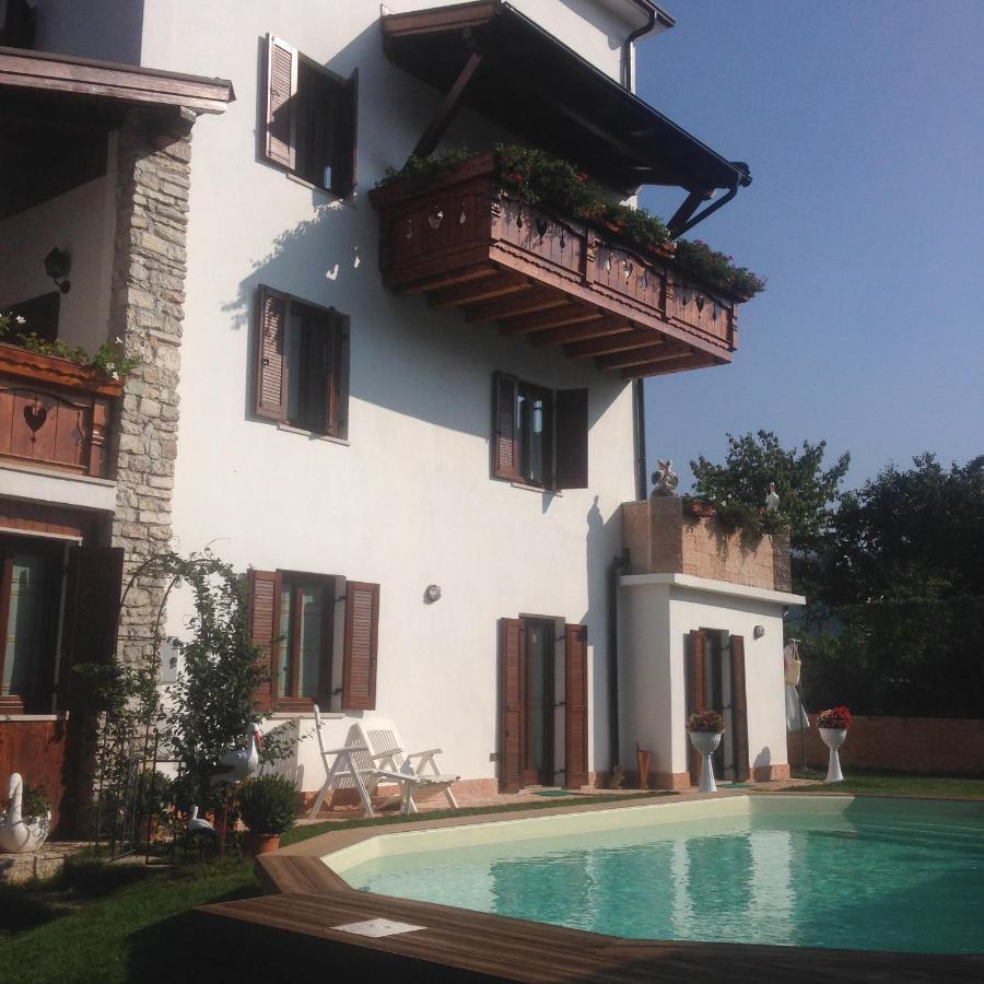 Bed and Breakfast Le Cicogne Роверето Экстерьер фото