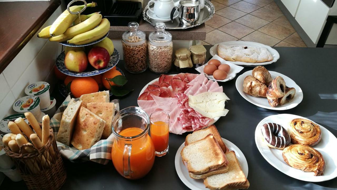 Bed and Breakfast Le Cicogne Роверето Экстерьер фото